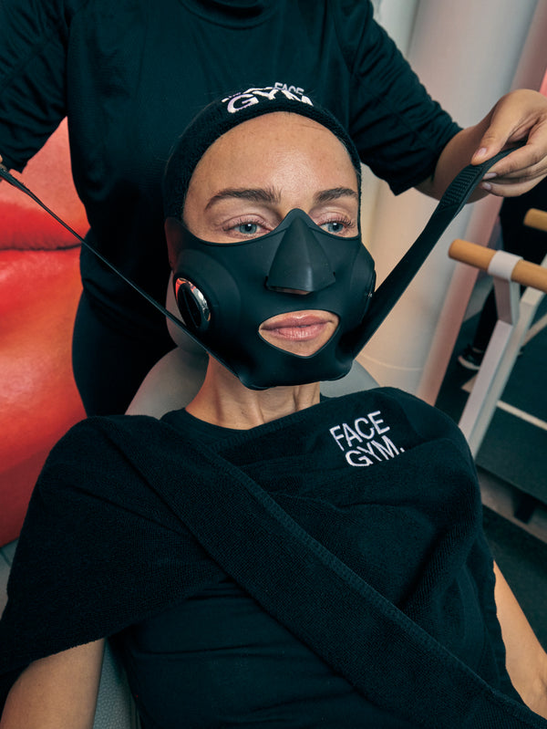 Cryotherapy Facial with Microneedling & EMS Book Cryo Medi Lift